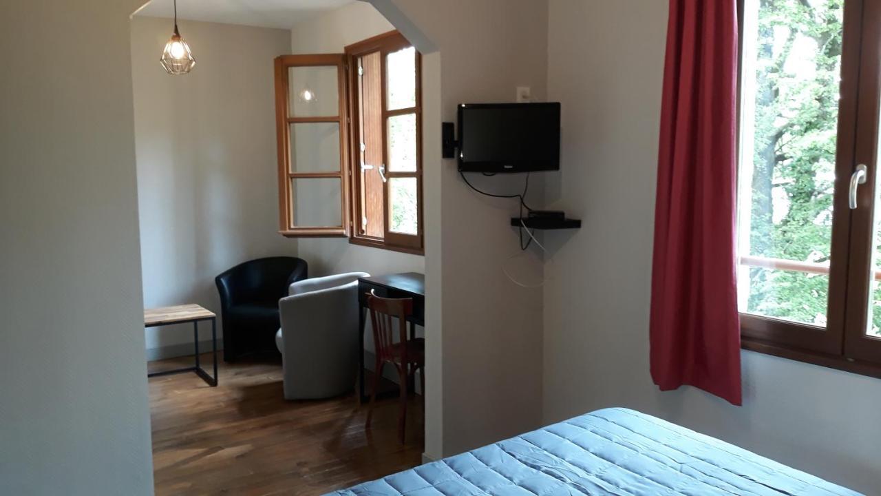 Le Relais De Boralde Hotell Espalion Exteriör bild