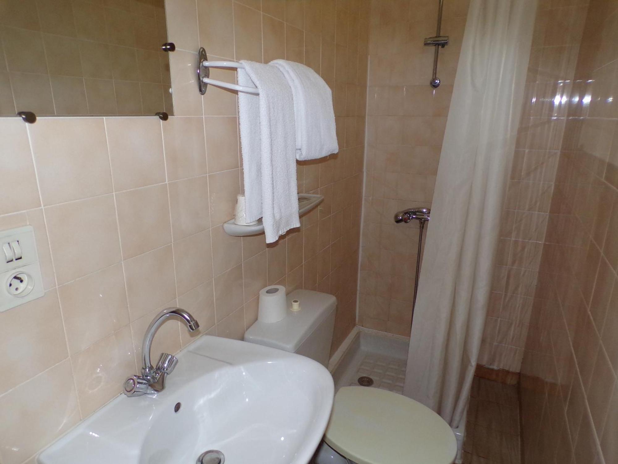 Le Relais De Boralde Hotell Espalion Exteriör bild