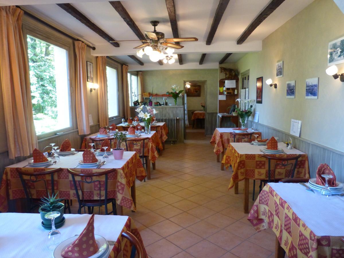 Le Relais De Boralde Hotell Espalion Exteriör bild