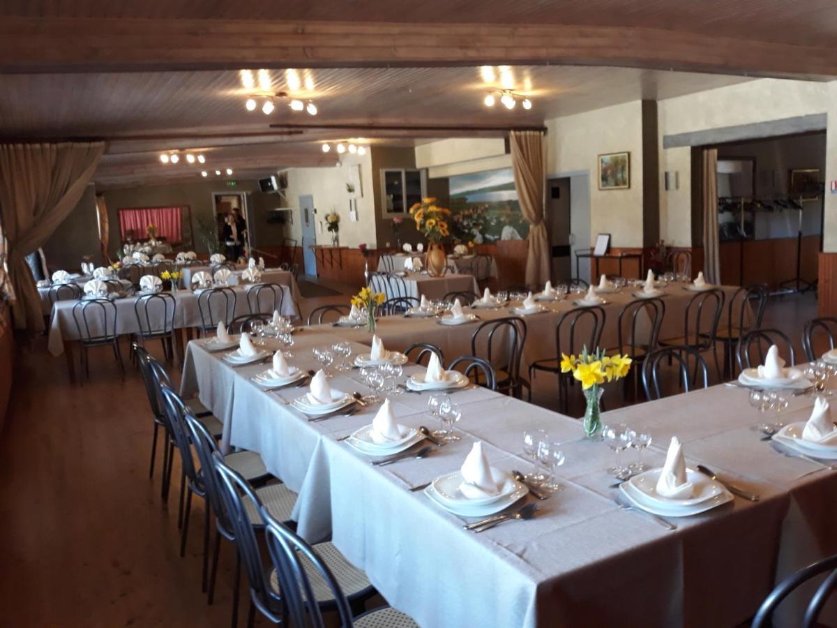 Le Relais De Boralde Hotell Espalion Exteriör bild
