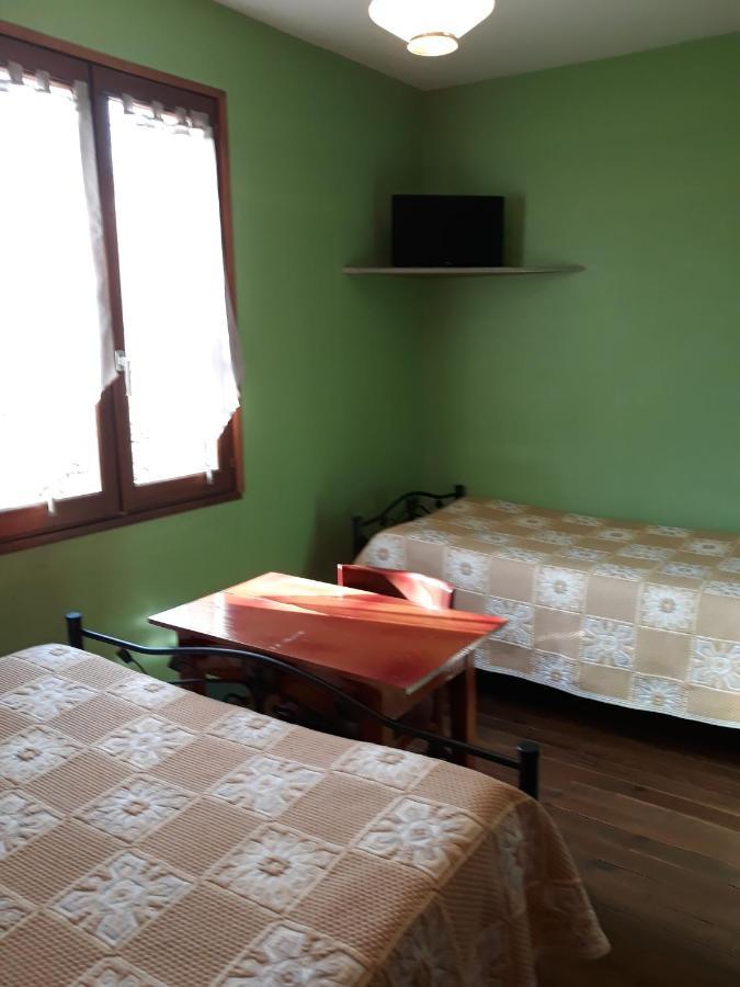 Le Relais De Boralde Hotell Espalion Exteriör bild